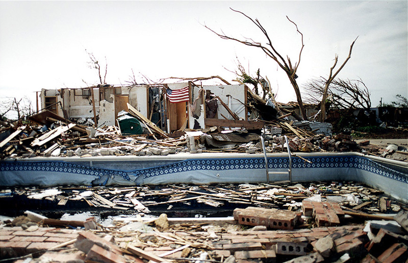 Oklahama2003Moore-f5-TornadoAftermathPhoto6